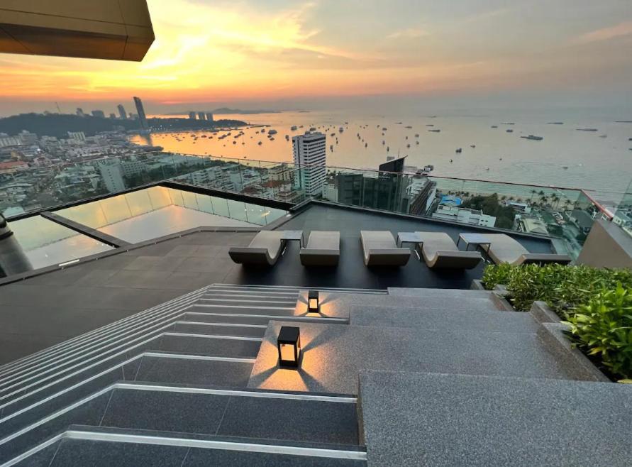 The Edge Central Pattaya Seaview With Infinity Pool & Free Netflix Esterno foto